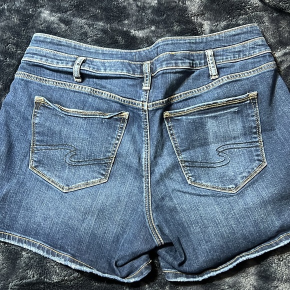 Women’s Silver shorts - Picture 2 of 4